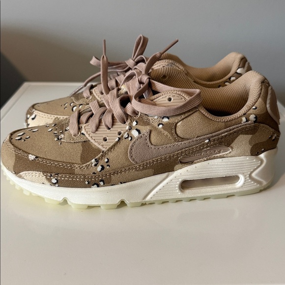 The Nike Air Max 90 Desert Camo (Women's) New- No Box - Picture 4 of 4